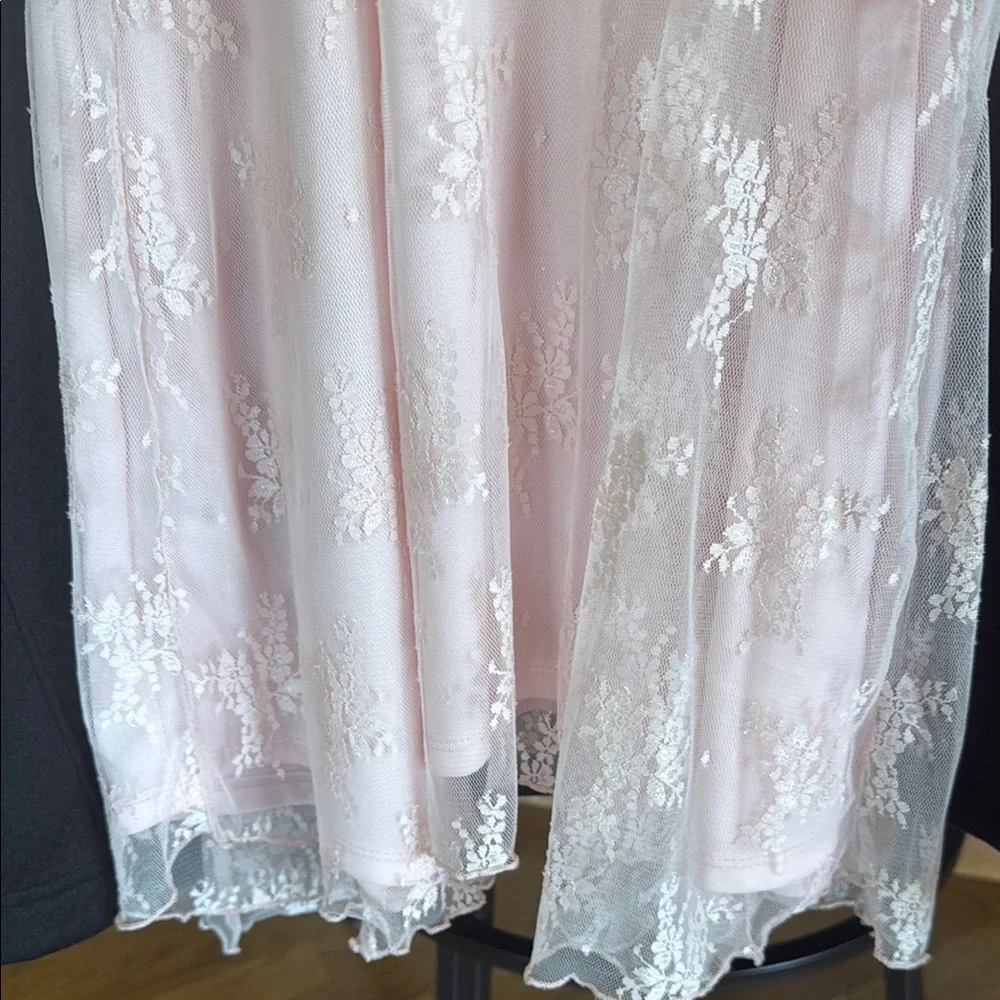 NWT/SOLDD - Picture 7 of 8